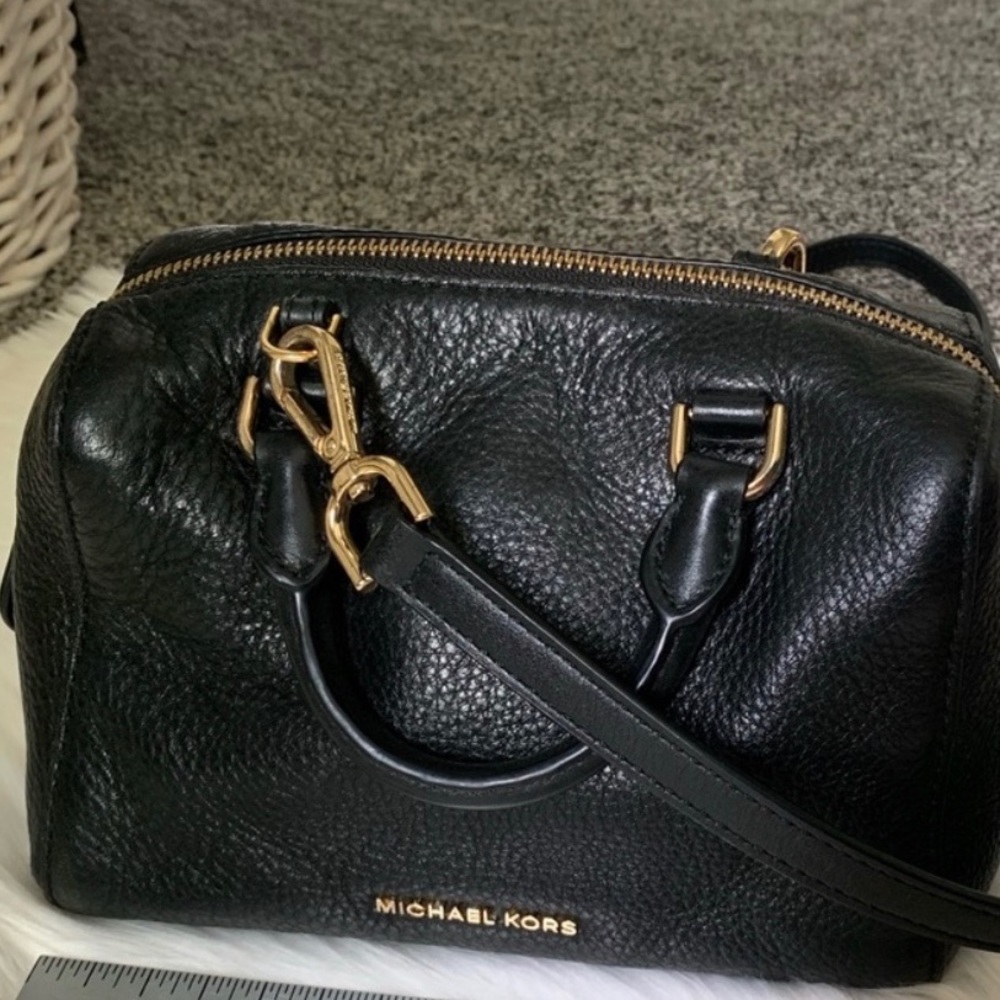 Black Michael Kors crossbody